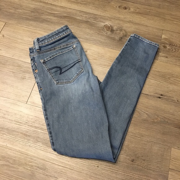 American Eagle Outfitters Denim - 🍃 SALE 🍃 American Eagle Super Skinny Jeans