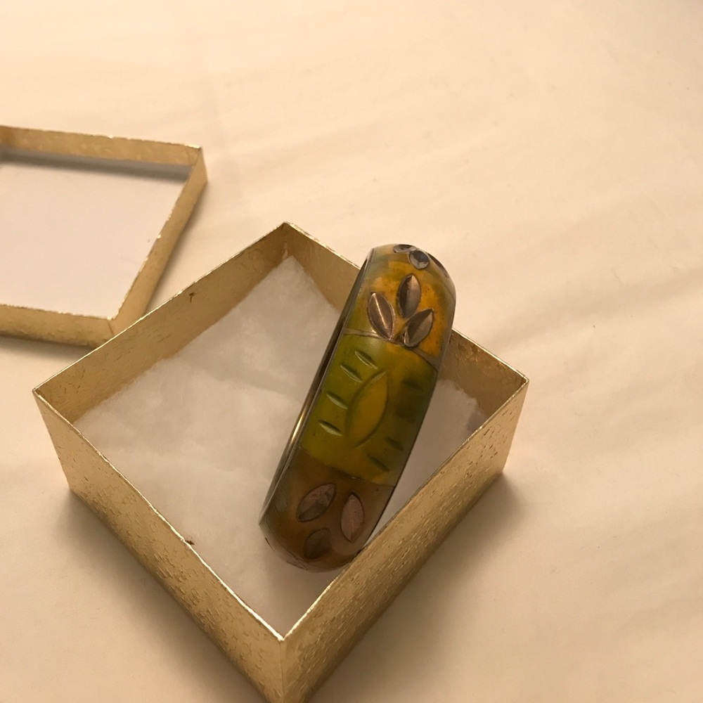 Wood bangle - Picture 2 of 4