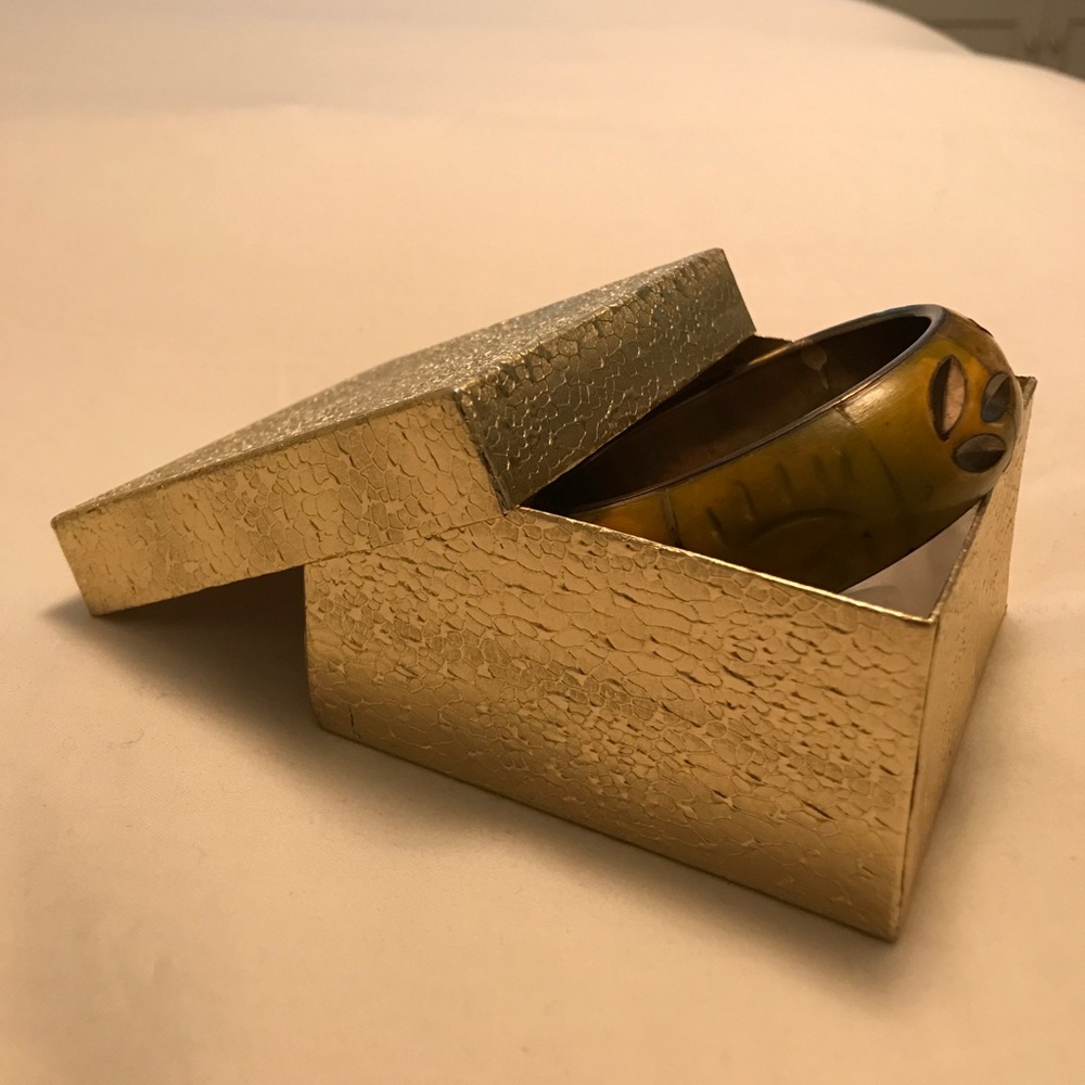 Wood bangle - Picture 4 of 4