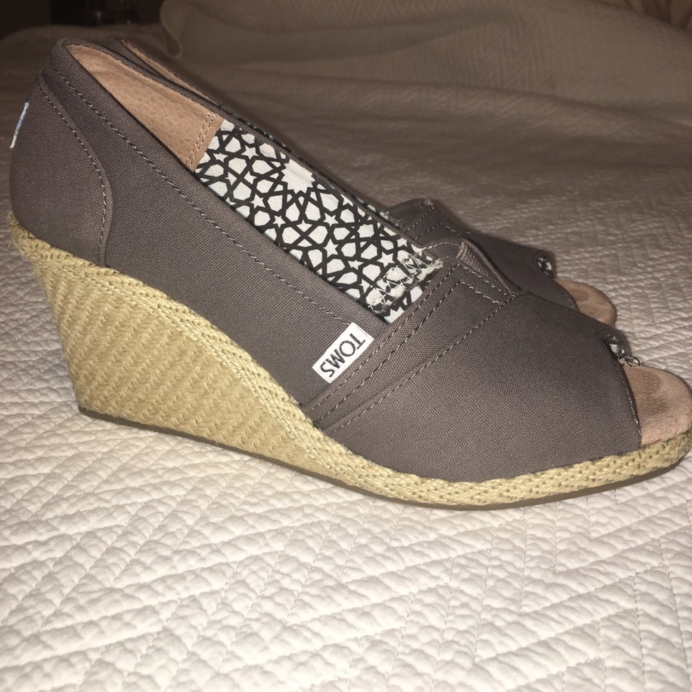 Toms grey wedges