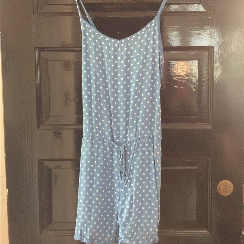 Precious Levi's romper with stars. Lace detail