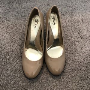 Sofft “Anabelle” Nude Heels