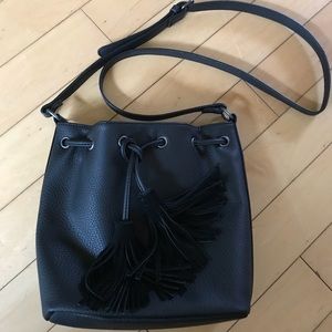 American Eagle black crossbody bucket bag