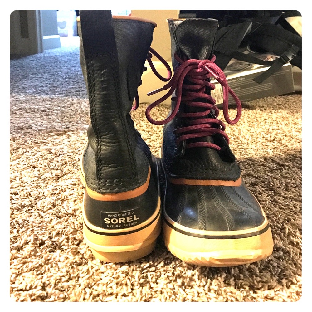 Authentic sorel boots worn twice