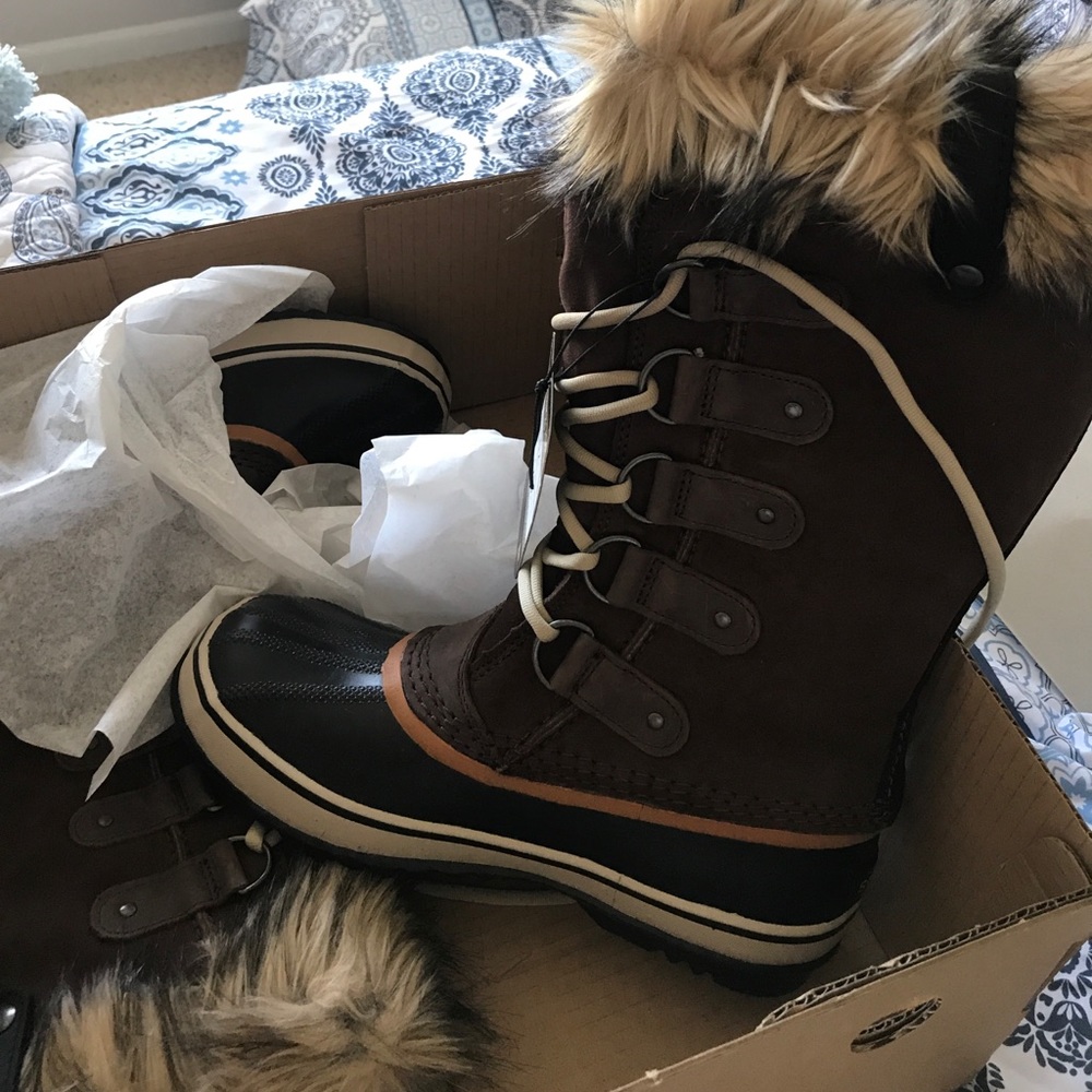 Sorel Joan of Arctic Boots, Brand New