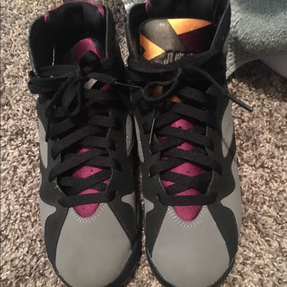 Retro 7’s and MAC pallets