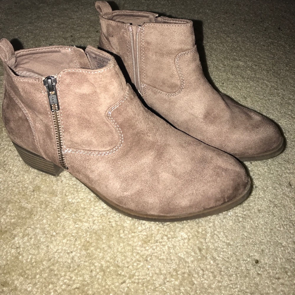 Arizona Ankle Boots **PERFECT FOR FALL**
