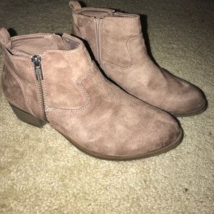 Arizona Ankle Boots **PERFECT FOR FALL**