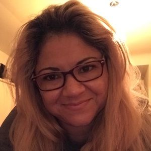 Meet your Posher, Iris