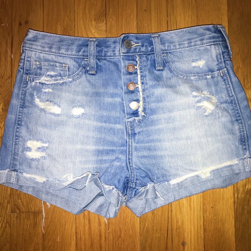 Hollister High Waisted Button Up Shorts