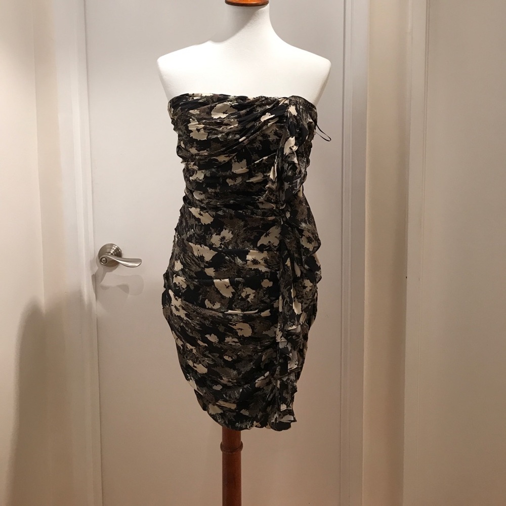 🚫SOLD🚫 Elizabeth & James - Size 8, worn only once