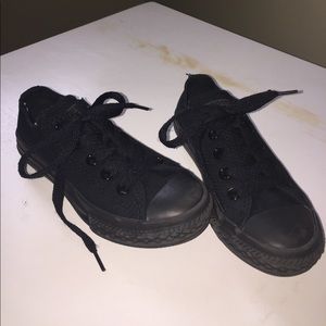 Size 10.5 converse all stars