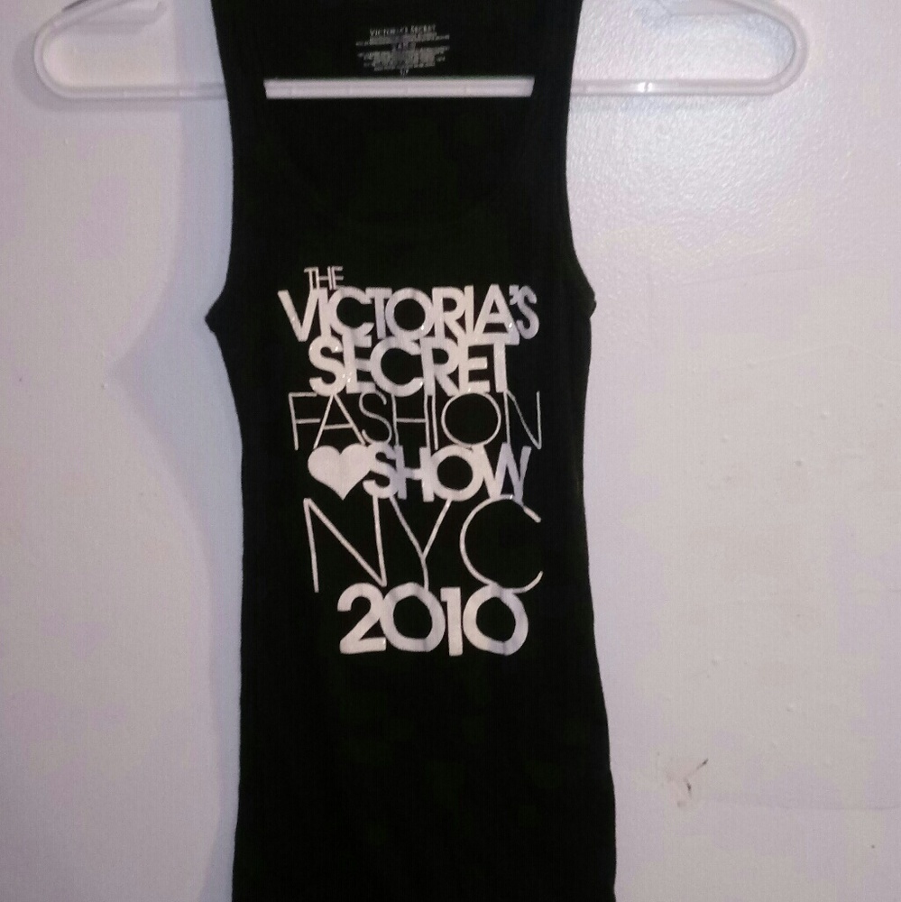 Victoria's Secret Tank-tee
