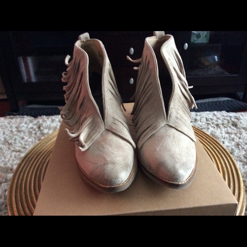 Ivory Booties - Coconuts by Matisse