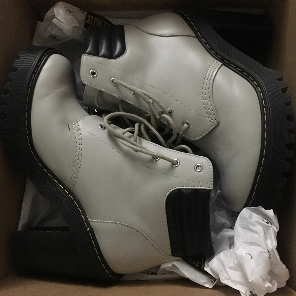 BRAND NEW Doc Marten Booties