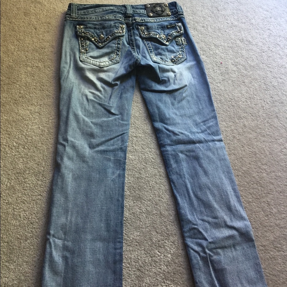 Size 29 straight leg miss me jeans.