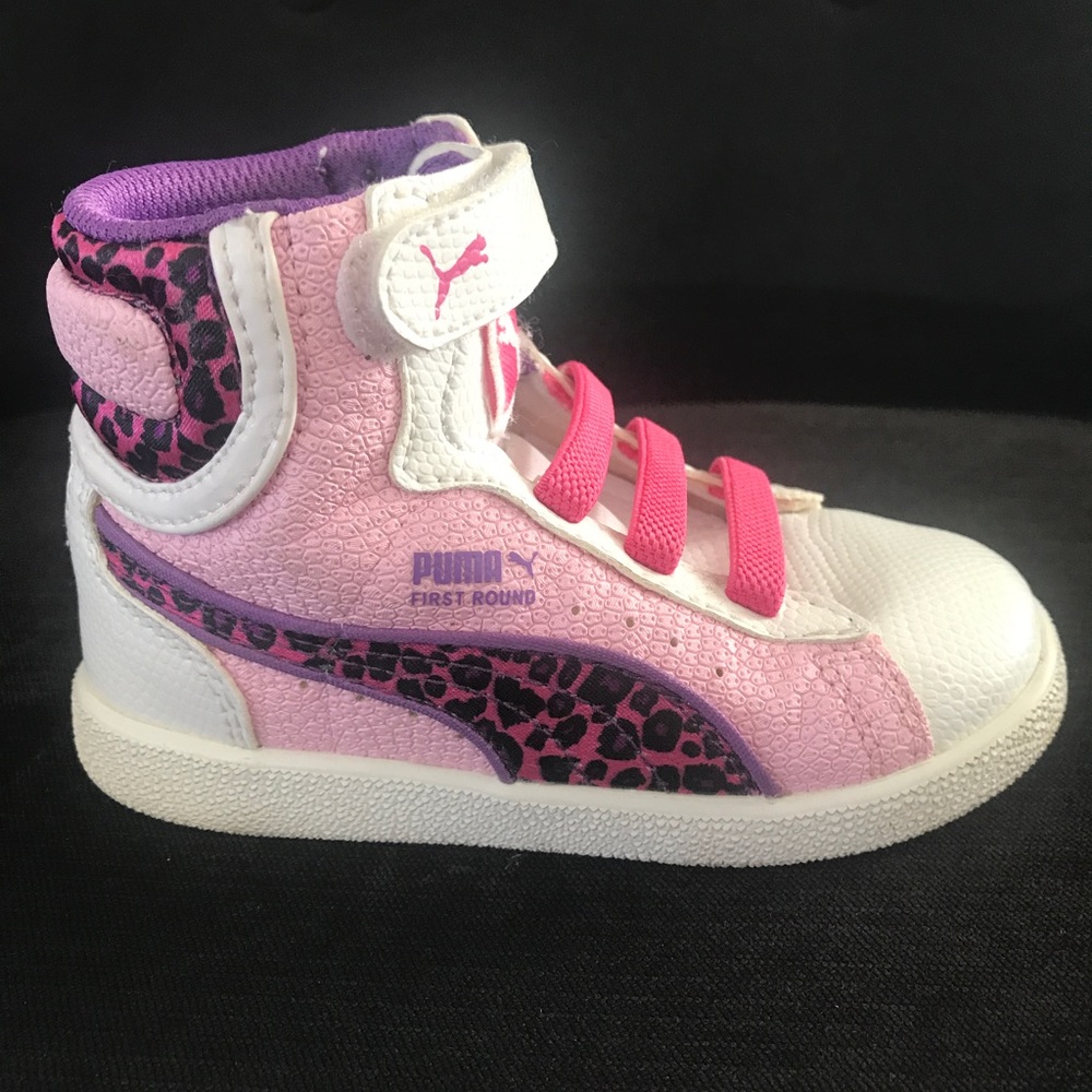 🌟 Puma kicks! 7 girls. Used once!