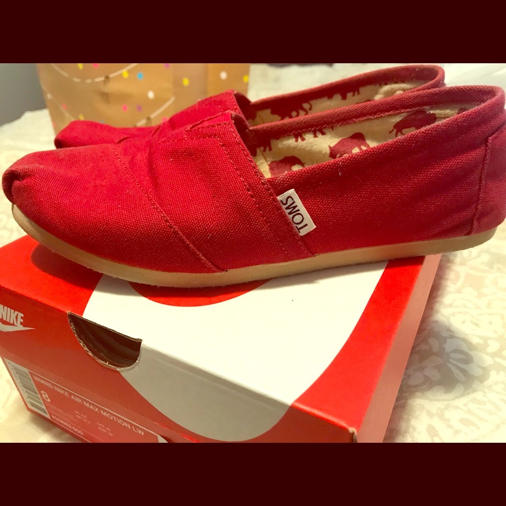 Red toms only wore twice