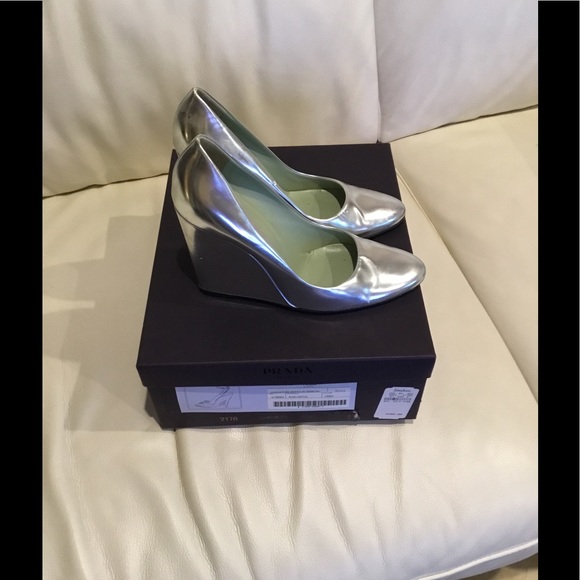 Prada Shoes - Picture 4 of 7
