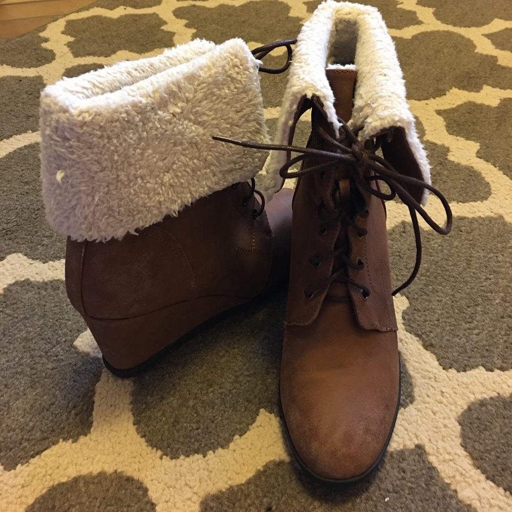 Brown Swede and fur wedge boots