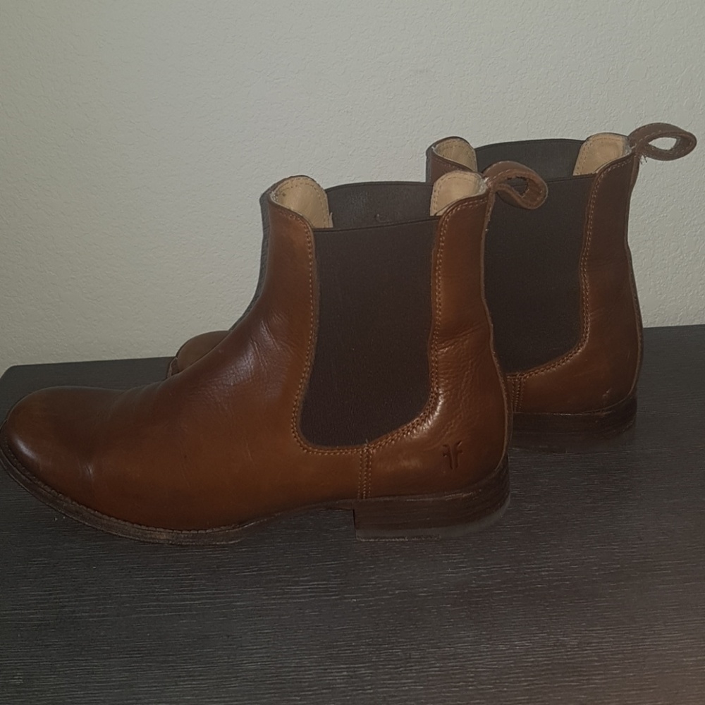 Frye Erin Chelsea boots