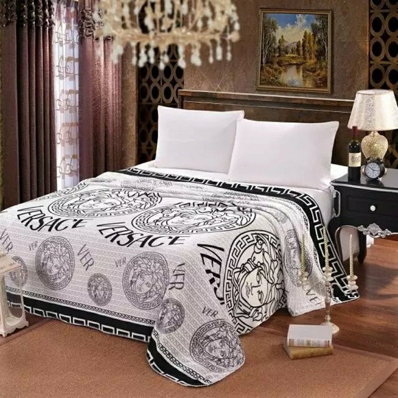 Designer Comforter sets - Picture 4 of 5