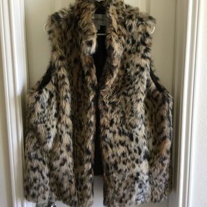 Avenue Faux Fur Vest Size 22/24