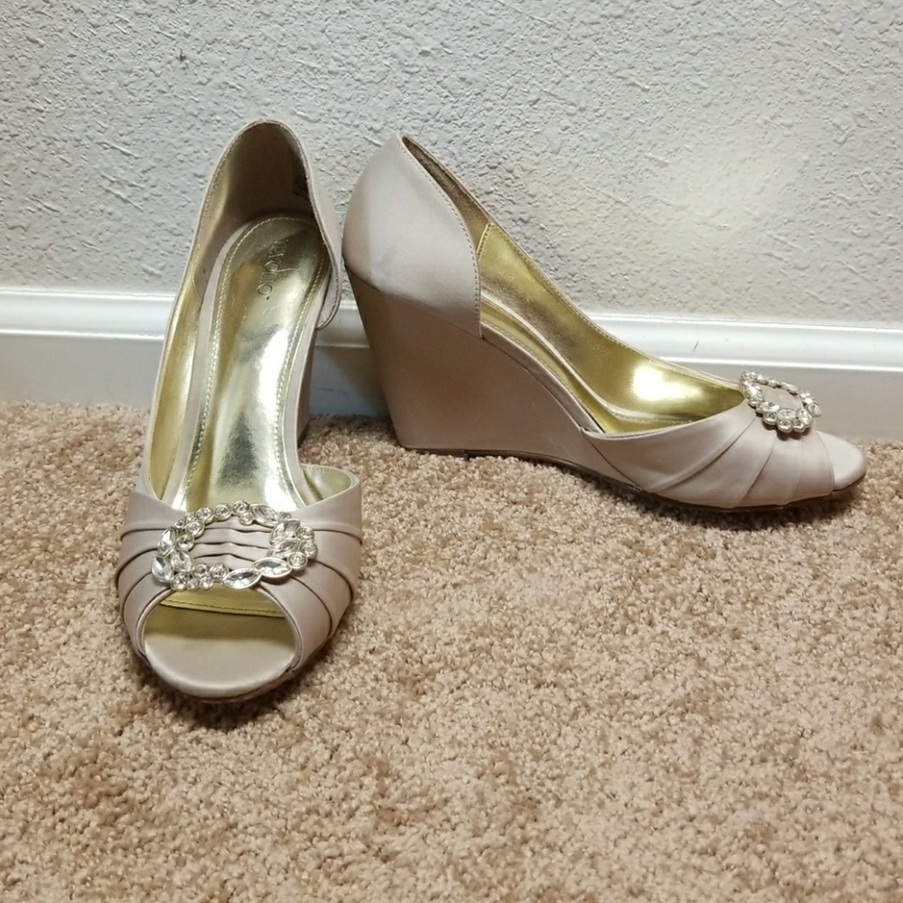 3.5 inch Tevolio champagne wedges