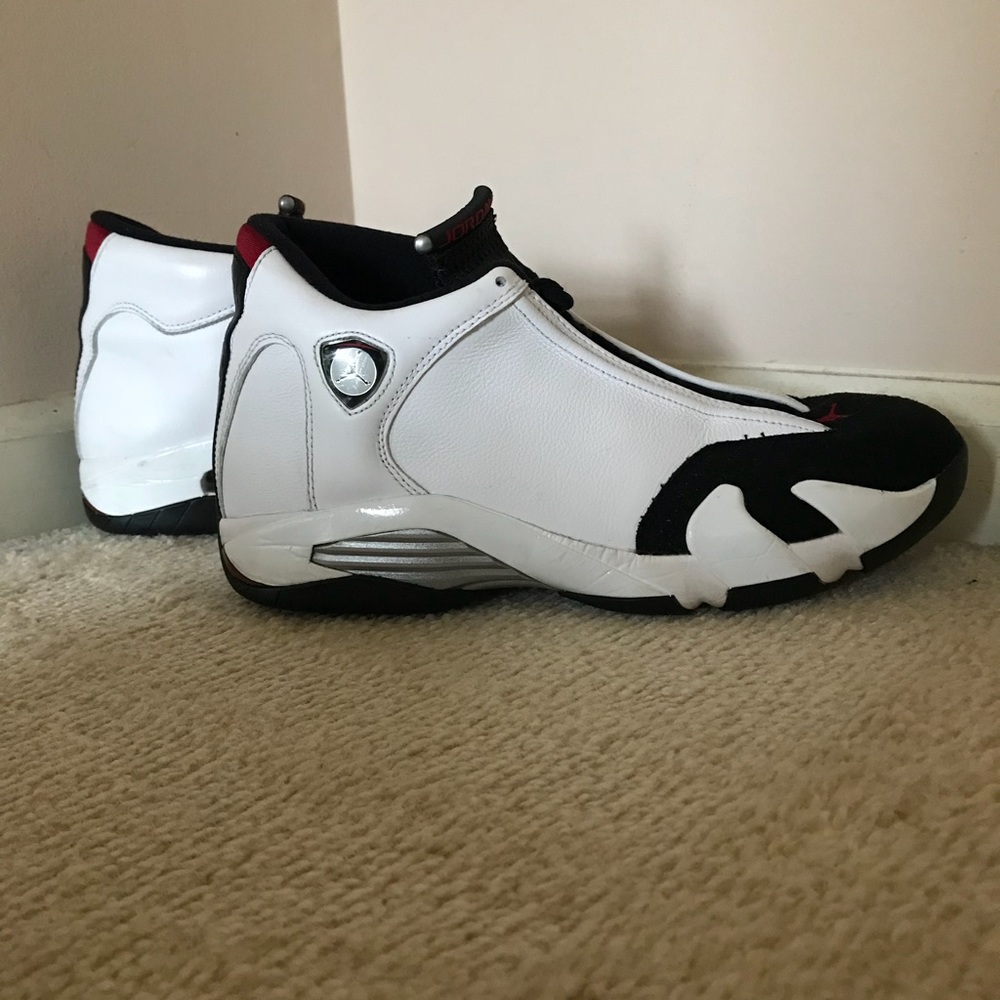 Jordan black toe 14s size 10 in US
