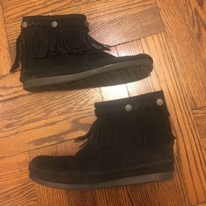 Minnetonka Suede Fringe Booties