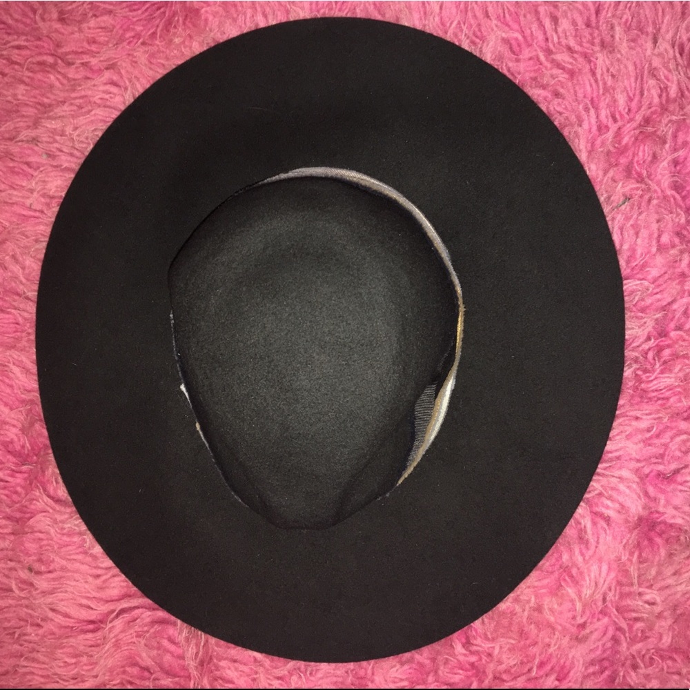 *FALL* Jessica Simpson hat!