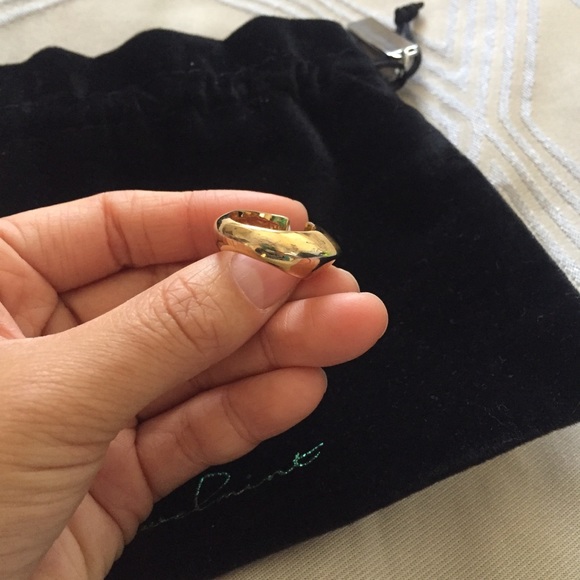 🚫SOLD🚫 Jewelmint Blanc Bomb Ring - Picture 3 of 3