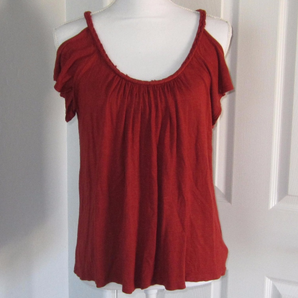 EUC!! XXI rust colored open shoulder top size Med