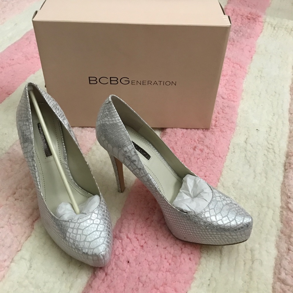 Cute BCBG heels size 9