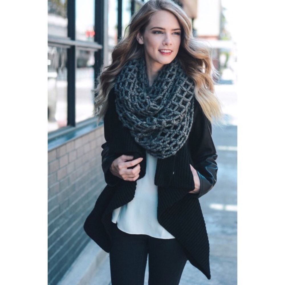 😆😆Waffel Infinity Knit Scarf NWT