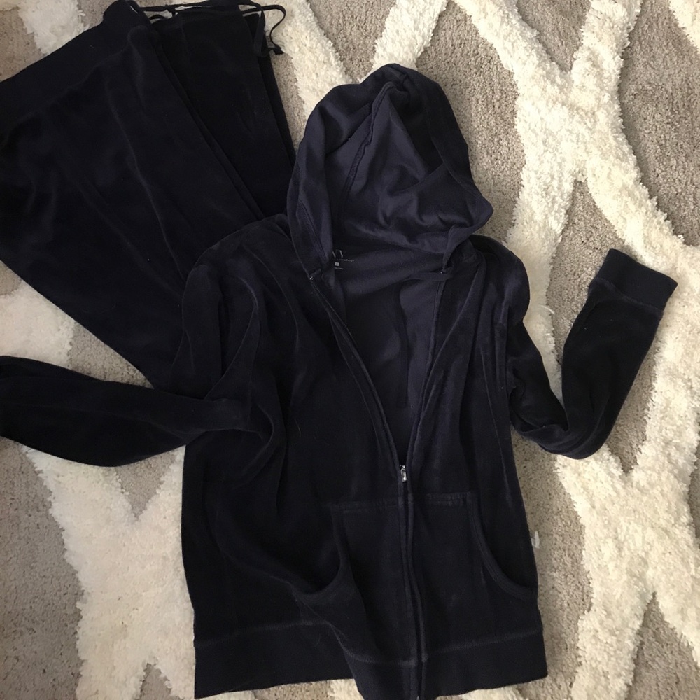 New York and co. velour set.