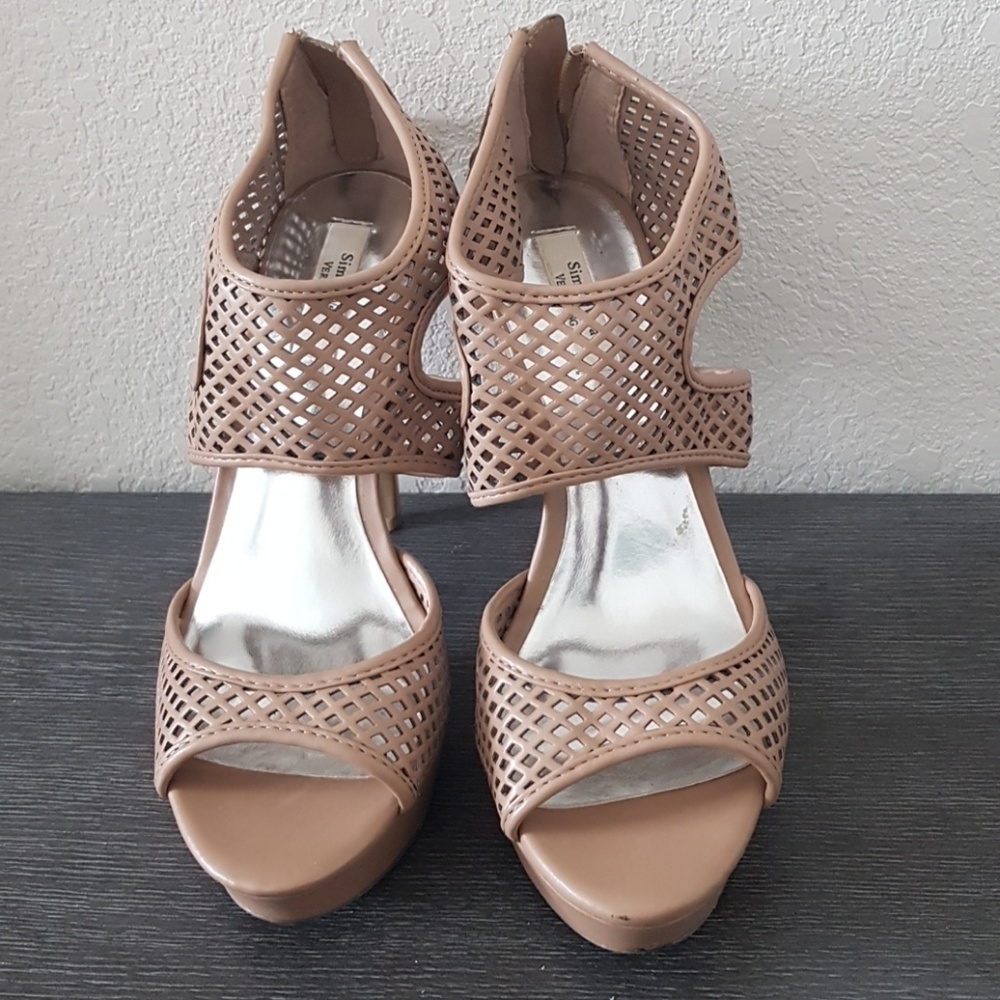 Simply Vera Wang nude heels