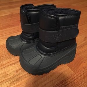 Navy blue stride rite snow boots