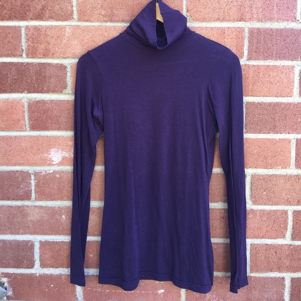 H&M Turtle Neck - Picture 2 of 4