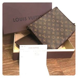 Louis Vuitton Toiletry Pouch 26