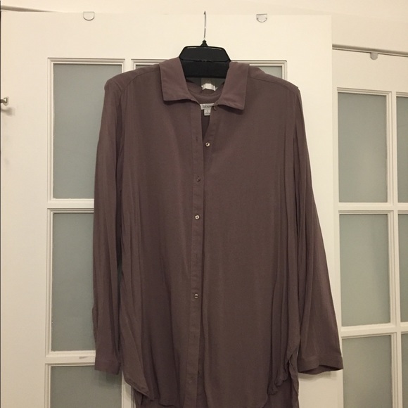 🆕 Hi Lo Blouse - NWOT - Picture 2 of 4
