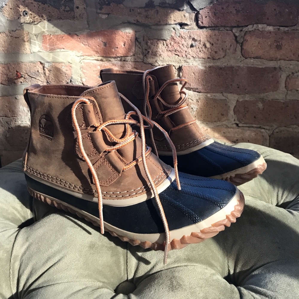 Sorel Black & Tan Ankle Boot sz 8.5
