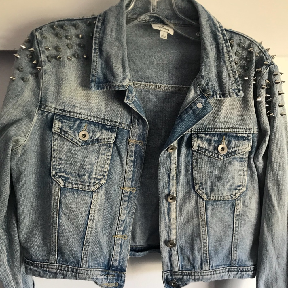 Acid wash, studded denim jacket