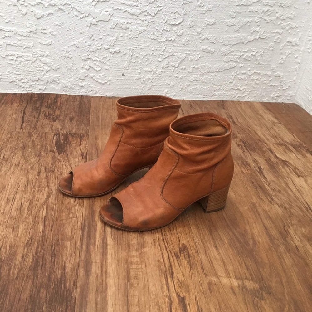 Steve Madden Angelaa Open-toe Booties. Size 37