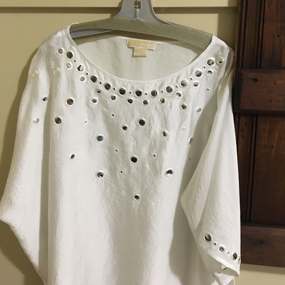 White summer mirrored top