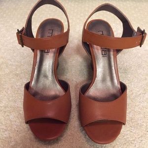 Moda Brand Heels Sandals Size 8.5