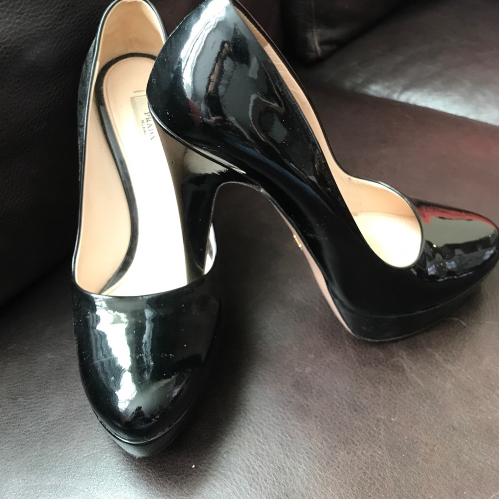 Prada black patent leather platform pumps!