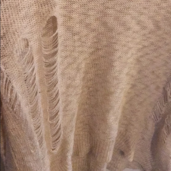 Distressed cream sweater - Picture 2 of 4
