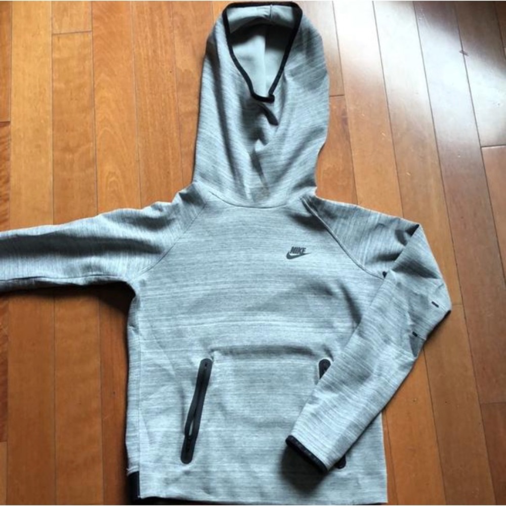 Nike tech hoodie size M