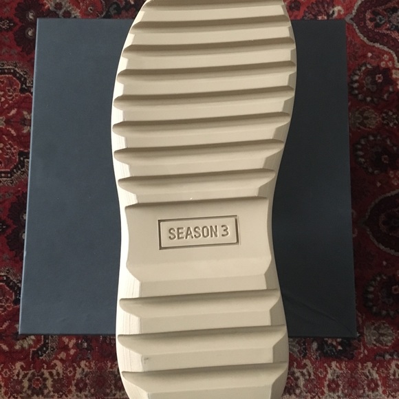 DS - YEEZY Season 3 Military Boot - Picture 3 of 8